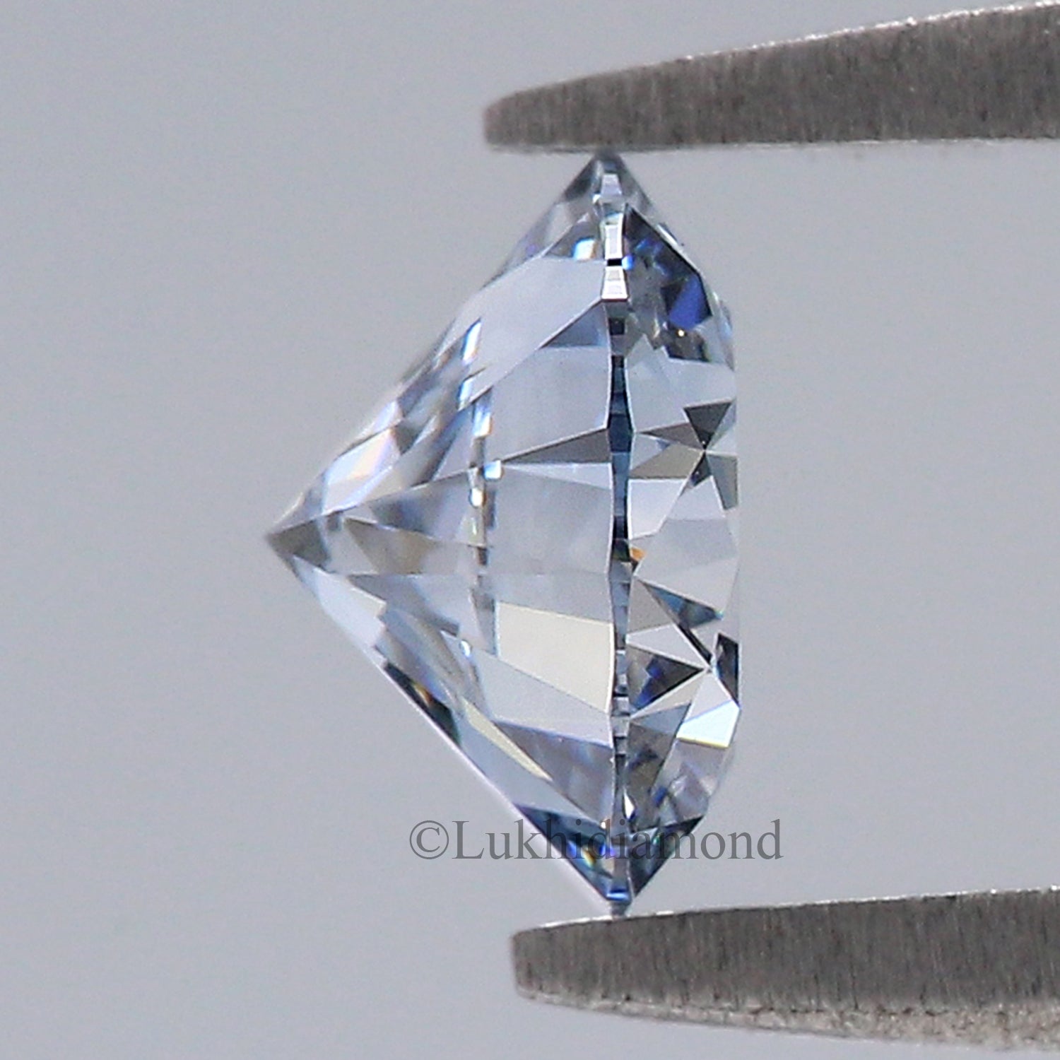 0.82 CT IGI Certified Round Brilliant Cut Fancy Blue Color VVS2 Clarity Diamond Lab Grown Diamond Lab Created Round CVD Diamond L3282