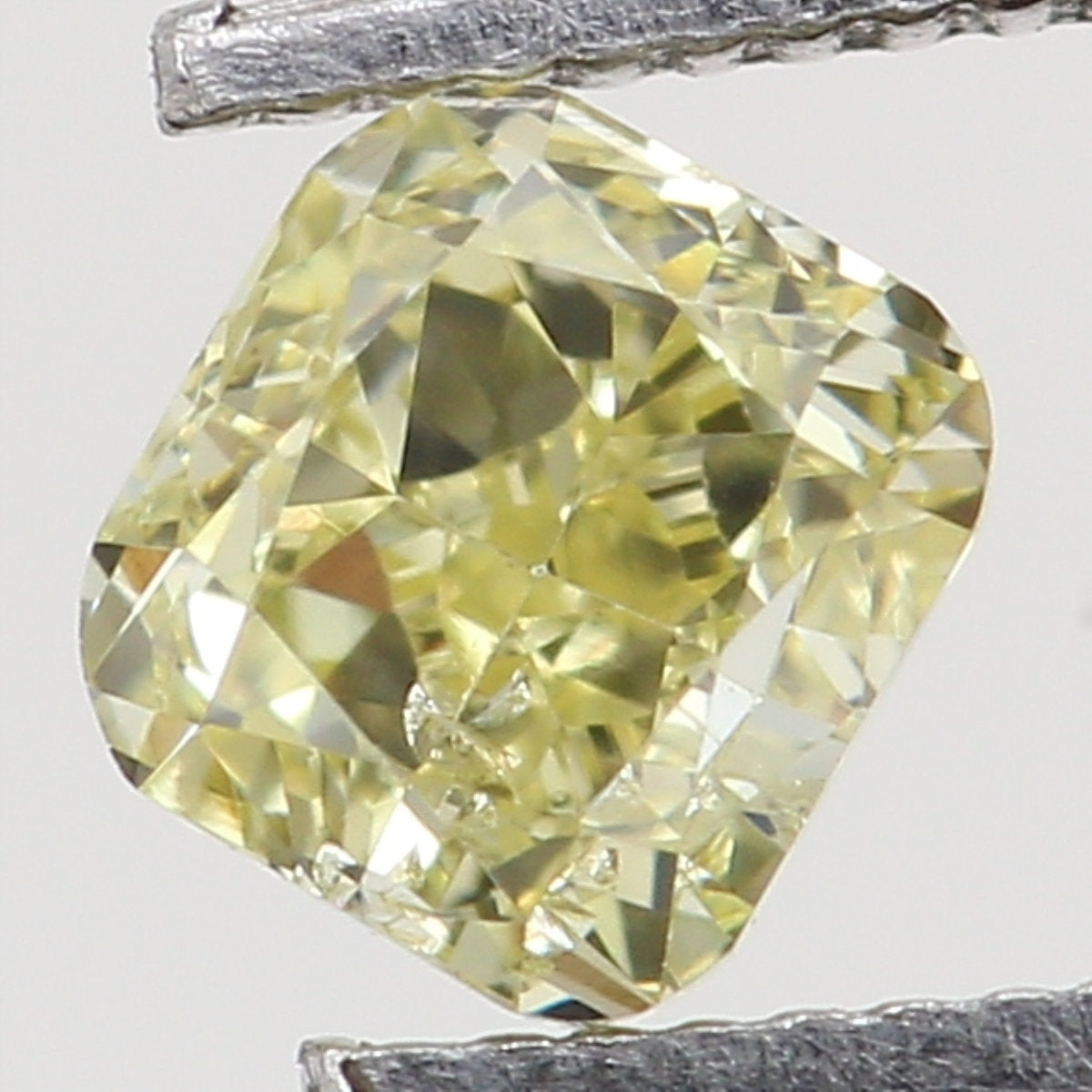 Natural Loose Diamond Cushion Yellow Color SI1 Clarity 2.90 MM 0.15 Ct L6466